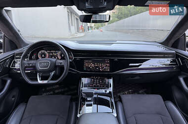 Позашляховик / Кросовер Audi Q8 2019 в 