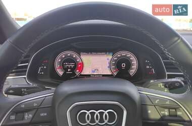 Внедорожник / Кроссовер Audi Q8 2021 в 