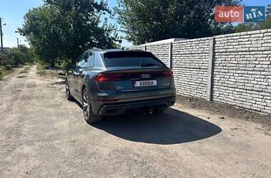 Позашляховик / Кросовер Audi Q8 2021 в 