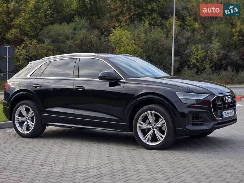 Позашляховик / Кросовер Audi Q8 2021 в Тернополі
