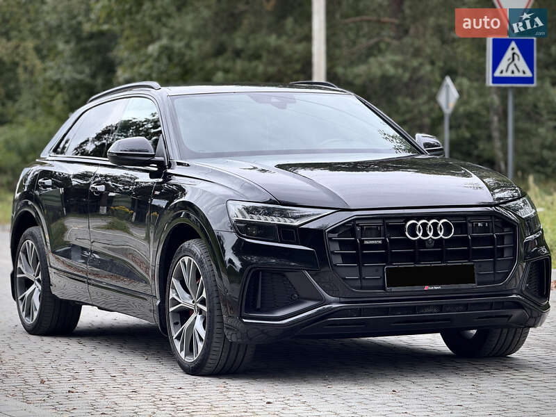 Позашляховик / Кросовер Audi Q8 2021 в Львові
