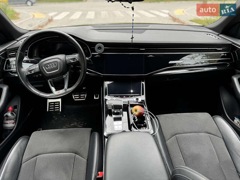 Позашляховик / Кросовер Audi Q8 2021 в Львові