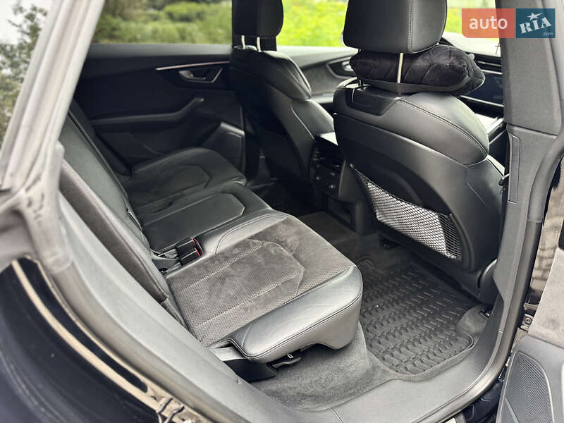 Позашляховик / Кросовер Audi Q8 2021 в Львові