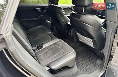 Внедорожник / Кроссовер Audi Q8 2021 в 