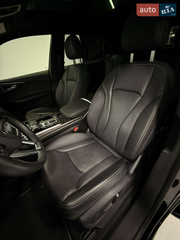 Внедорожник / Кроссовер Audi Q8 2021 в Одессе