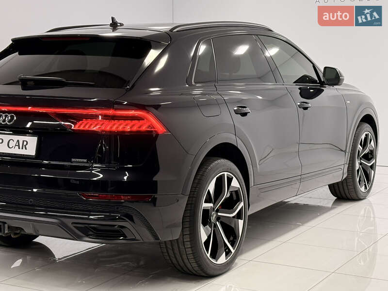 Внедорожник / Кроссовер Audi Q8 2021 в Одессе