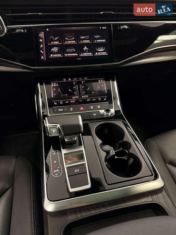 Внедорожник / Кроссовер Audi Q8 2021 в Одессе