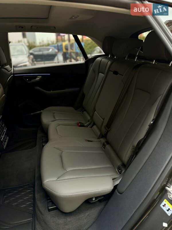 Позашляховик / Кросовер Audi Q8 2019 в Києві
