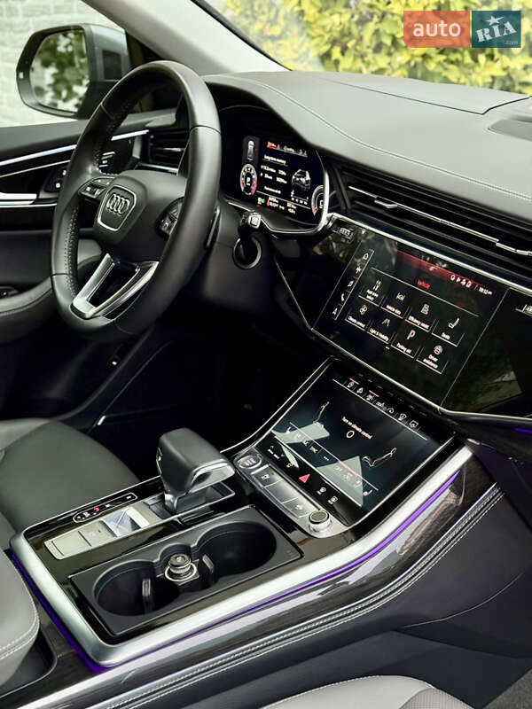 Позашляховик / Кросовер Audi Q8 2019 в Києві