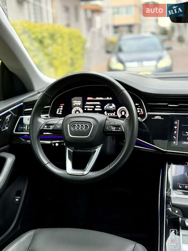 Позашляховик / Кросовер Audi Q8 2019 в Києві