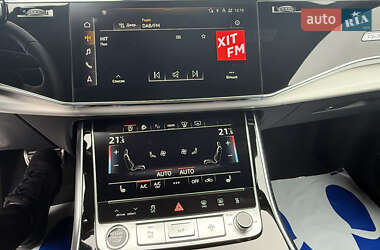 Позашляховик / Кросовер Audi Q8 2022 в 