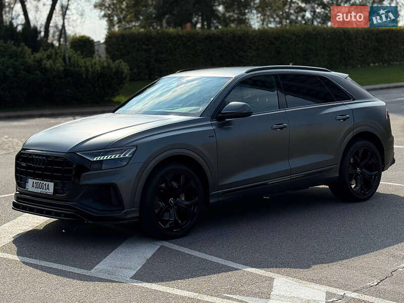 Внедорожник / Кроссовер Audi Q8 2018 в 