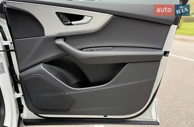 Внедорожник / Кроссовер Audi Q8 2025 в 
