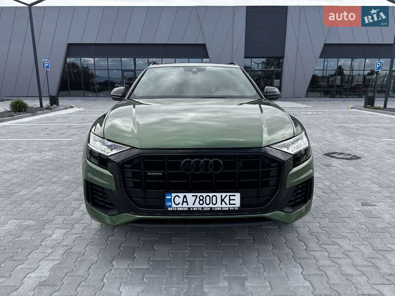Внедорожник / Кроссовер Audi Q8 2018 в 