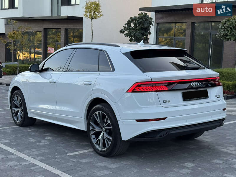 Внедорожник / Кроссовер Audi Q8 2019 в Ужгороде