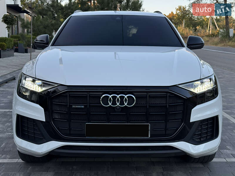 Внедорожник / Кроссовер Audi Q8 2019 в Ужгороде