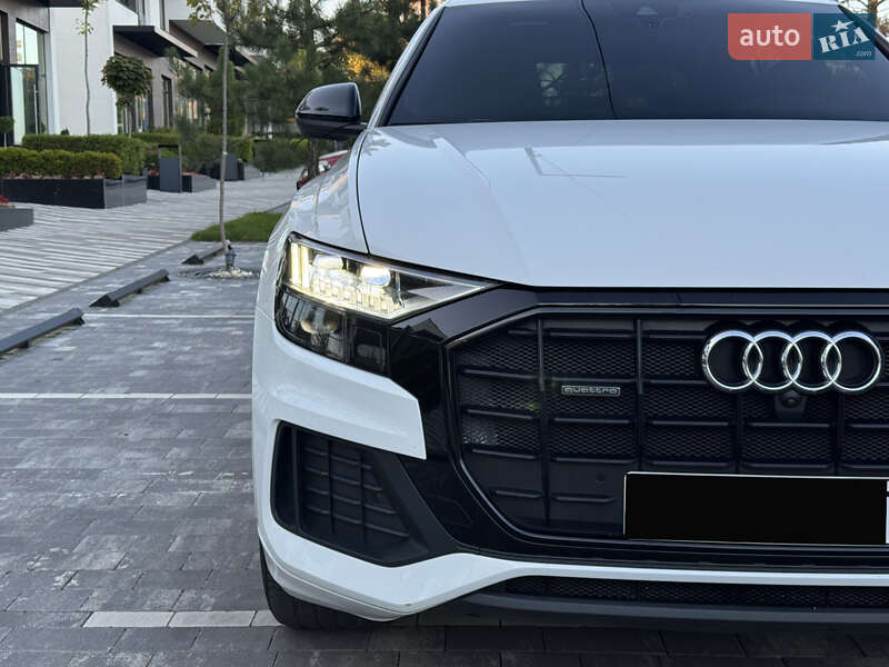 Внедорожник / Кроссовер Audi Q8 2019 в Ужгороде