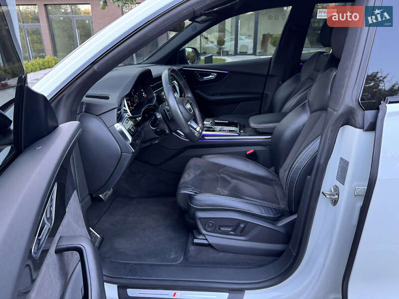 Внедорожник / Кроссовер Audi Q8 2019 в Ужгороде