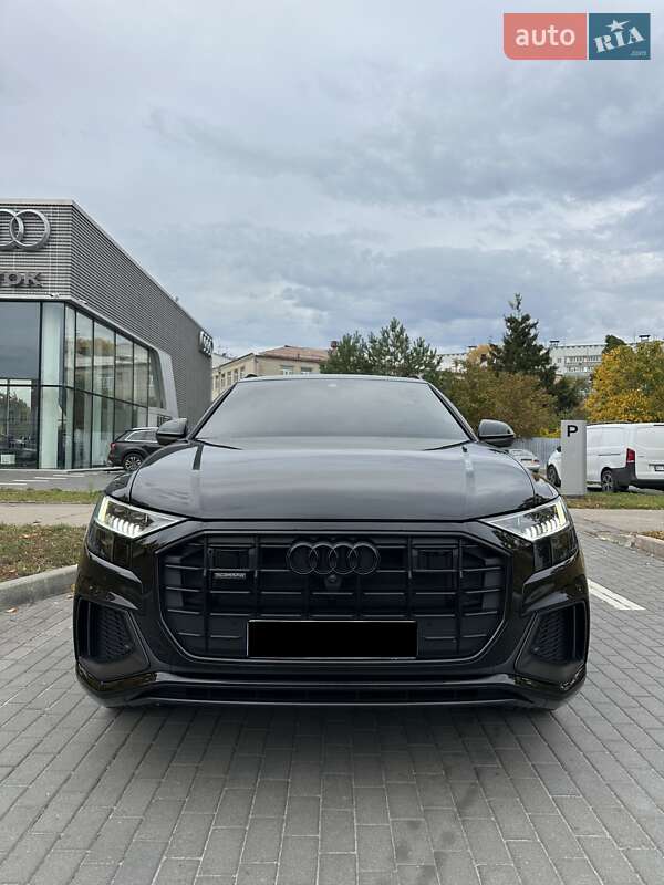 Внедорожник / Кроссовер Audi Q8 2021 в Киеве
