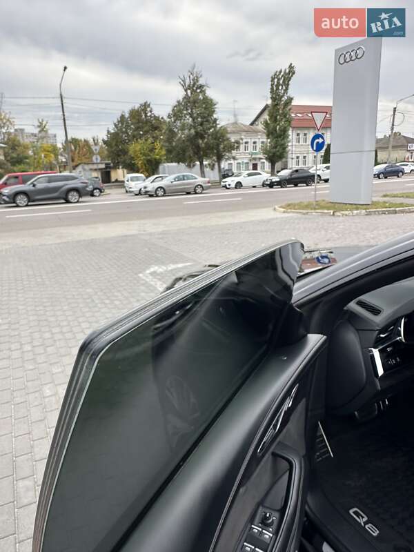 Внедорожник / Кроссовер Audi Q8 2021 в Киеве