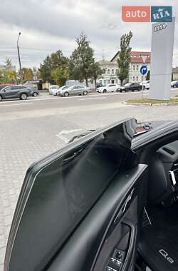 Внедорожник / Кроссовер Audi Q8 2021 в 