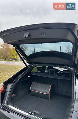 Внедорожник / Кроссовер Audi Q8 2021 в 
