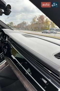 Внедорожник / Кроссовер Audi Q8 2021 в 