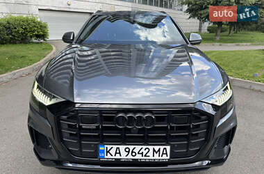 Внедорожник / Кроссовер Audi Q8 2021 в 