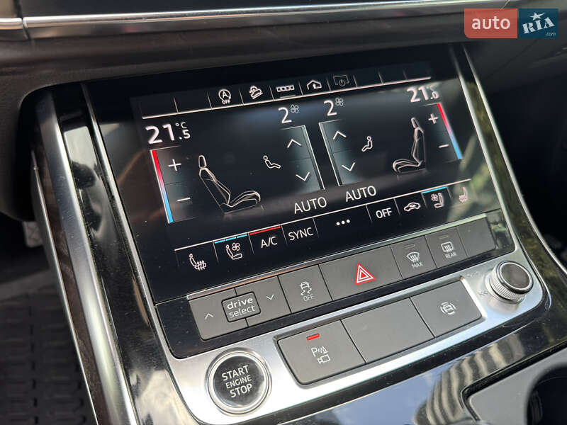 Внедорожник / Кроссовер Audi Q8 2021 в Киеве