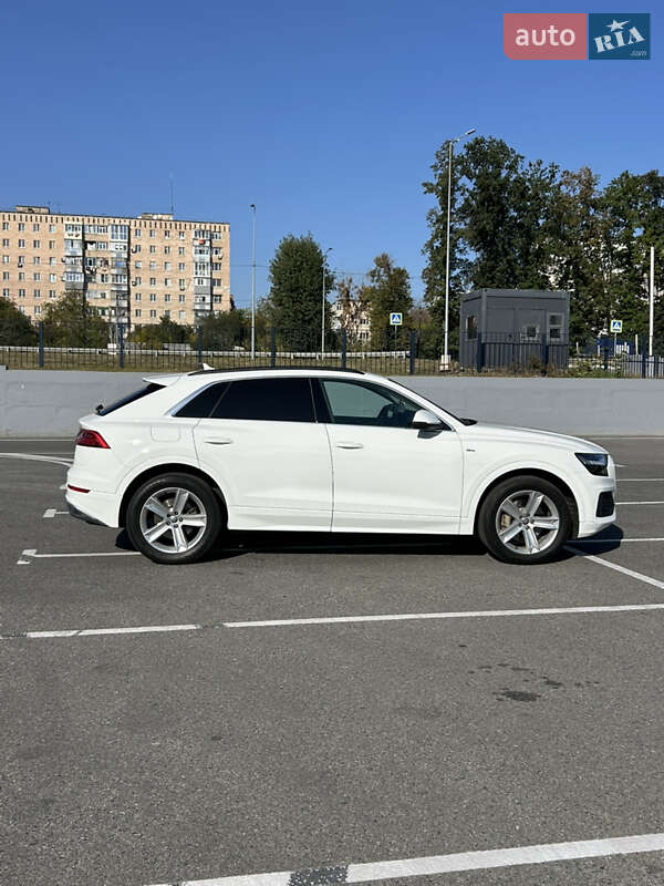 Внедорожник / Кроссовер Audi Q8 2019 в Полтаве