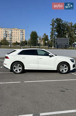Внедорожник / Кроссовер Audi Q8 2019 в 