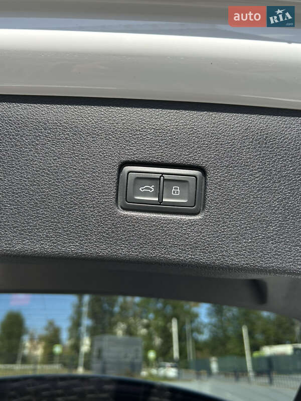 Внедорожник / Кроссовер Audi Q8 2019 в Полтаве