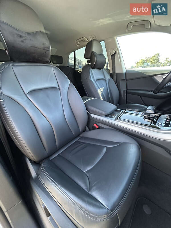 Внедорожник / Кроссовер Audi Q8 2019 в Полтаве