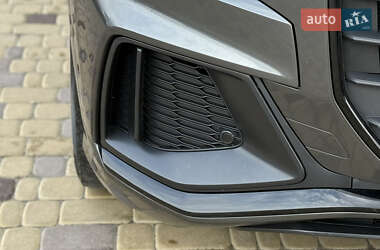 Внедорожник / Кроссовер Audi Q8 2020 в 