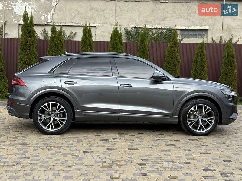 Внедорожник / Кроссовер Audi Q8 2020 в Тернополе