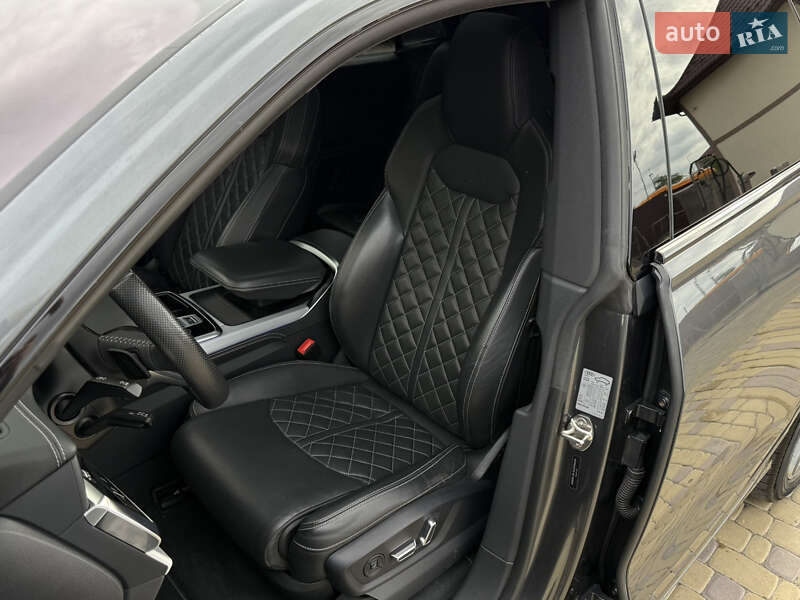 Внедорожник / Кроссовер Audi Q8 2020 в Тернополе