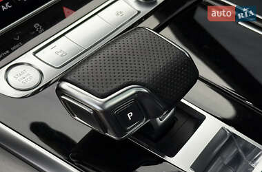 Внедорожник / Кроссовер Audi Q8 2020 в 