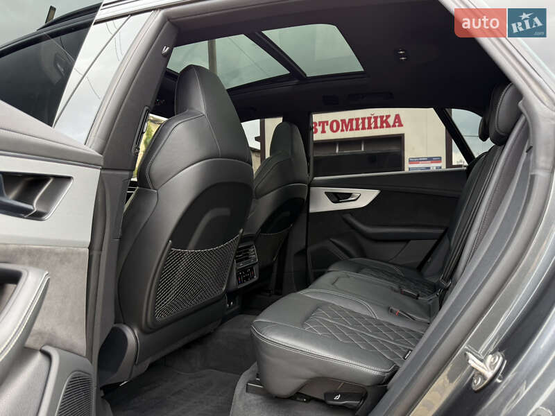 Внедорожник / Кроссовер Audi Q8 2020 в Тернополе
