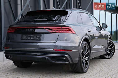 Внедорожник / Кроссовер Audi Q8 2020 в 