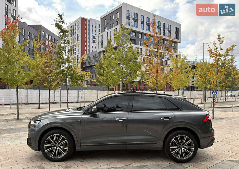 Внедорожник / Кроссовер Audi Q8 2019 в Киеве
