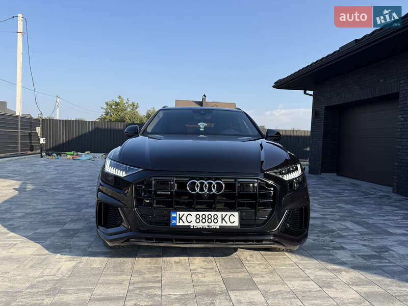 Позашляховик / Кросовер Audi Q8 2018 в Луцьку