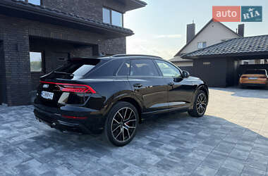 Внедорожник / Кроссовер Audi Q8 2018 в 