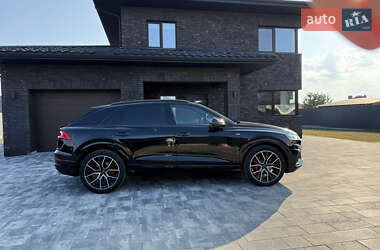 Внедорожник / Кроссовер Audi Q8 2018 в 