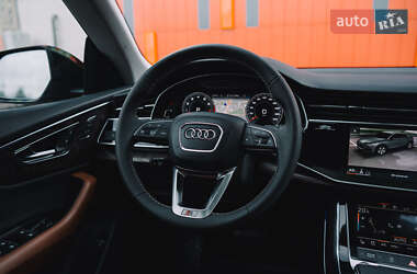 Внедорожник / Кроссовер Audi Q8 2018 в 