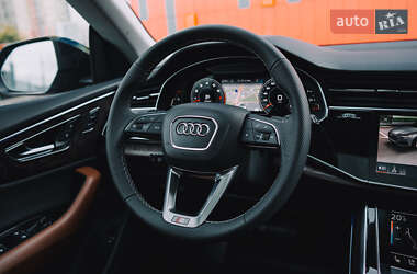 Внедорожник / Кроссовер Audi Q8 2018 в 