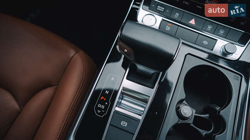 Внедорожник / Кроссовер Audi Q8 2018 в Киеве