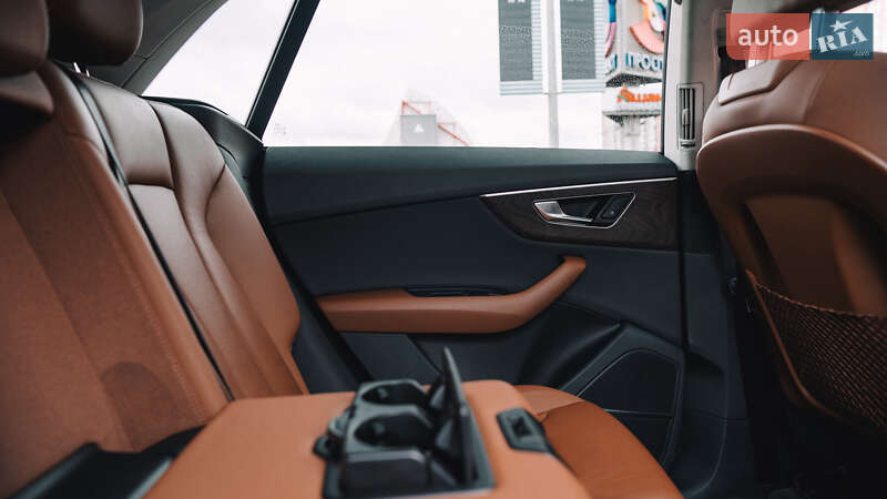 Внедорожник / Кроссовер Audi Q8 2018 в Киеве