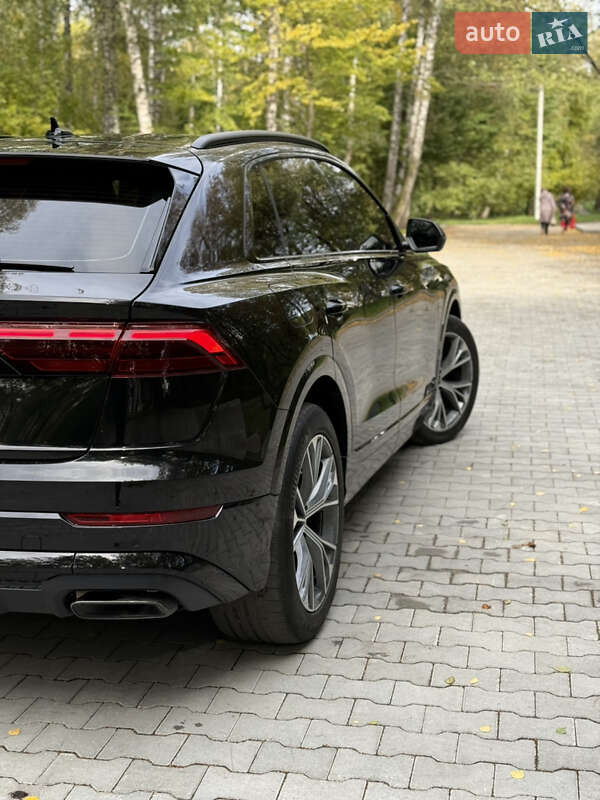 Позашляховик / Кросовер Audi Q8 2024 в Тернополі