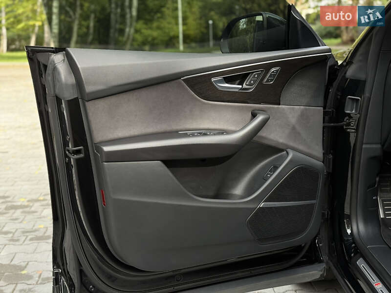 Позашляховик / Кросовер Audi Q8 2024 в Тернополі