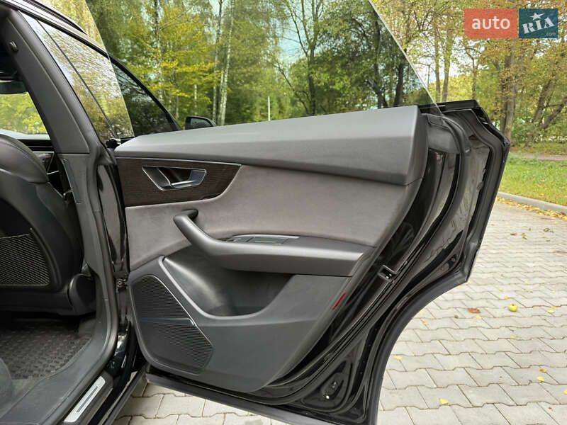 Позашляховик / Кросовер Audi Q8 2024 в Тернополі